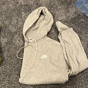 Nike hoodie- unisex